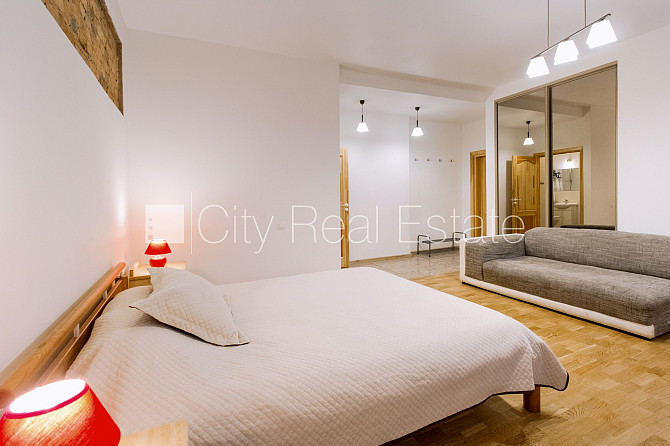 Fasādes māja, renovēta māja, ieeja no ielas, ir lifts, kāpņu telpa pēc kapitālā remonta, Rīga - foto 6