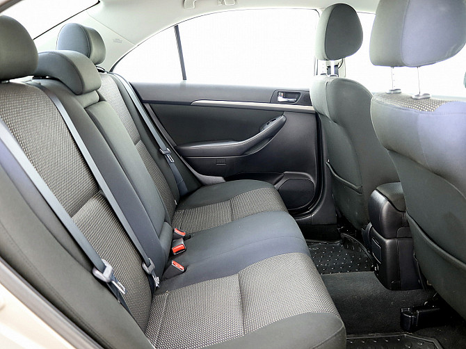 Toyota Avensis Linea Sol Facelift 2.0 108kW Tallina - foto 7