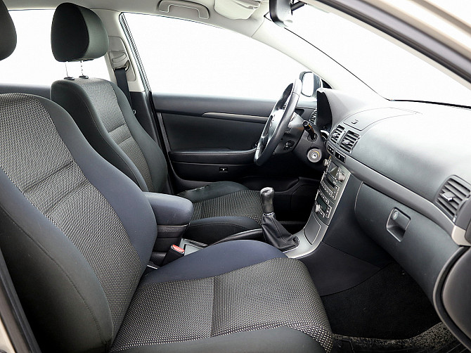 Toyota Avensis Linea Sol Facelift 2.0 108kW Tallina - foto 6