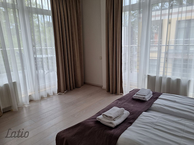 Pārdod 2-istabu dzīvokli ar teicamu infrastruktūru Bulduros, tikai 10 minūšu gājiena Jūrmala - foto 2