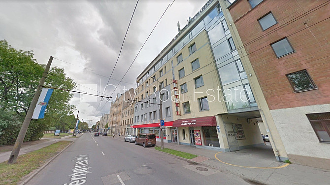 Fasādes māja, renovēta māja, slēgts pagalms, iespēja nomāt autostāvvietu, ir lifts, kāpņu Rīga - foto 20