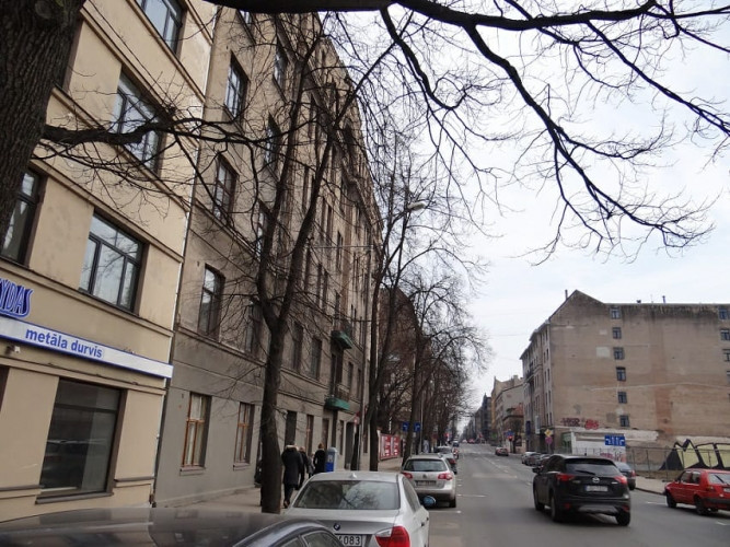 For rent one room in 3 bedroom apartment in the center of Riga near Skonto Stadium.  The apartment i Рига - изображение 1