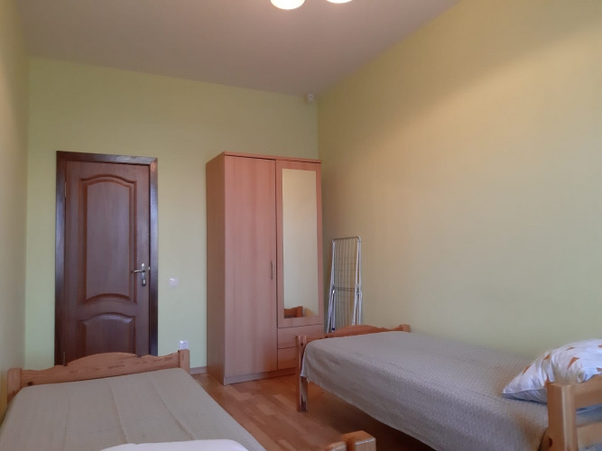 For rent one room in 3 bedroom apartment in the center of Riga near Skonto Stadium.  The apartment i Рига - изображение 8