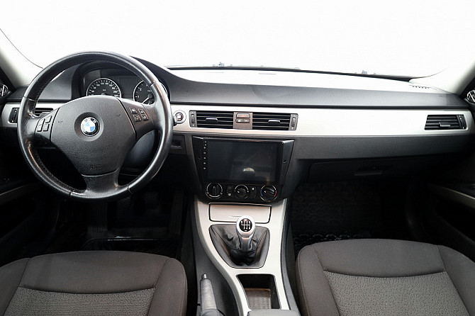 BMW 318 Touring Business 2.0 95kW Таллин - изображение 5