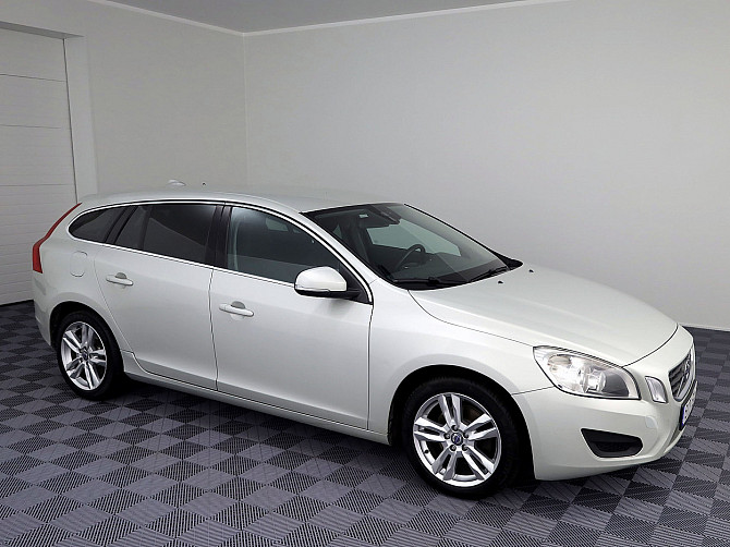 Volvo V60 Momentum ATM 2.0 D4 120kW Tallina - foto 1