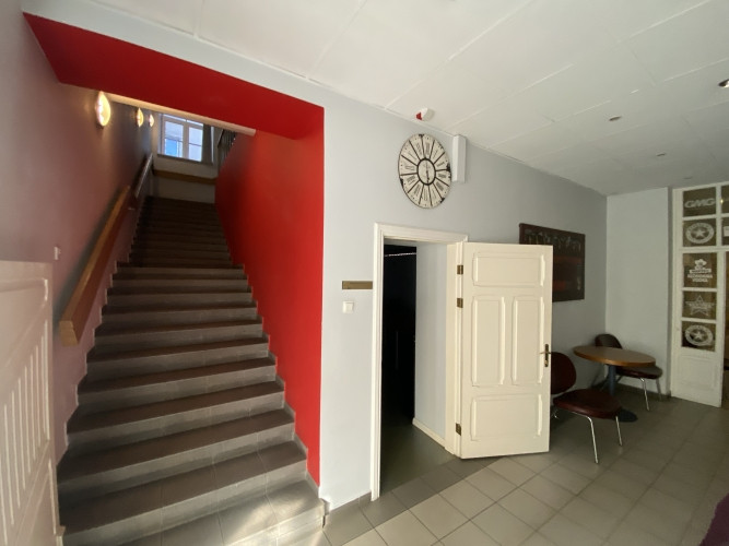 Atsevišķa ēka ar teritoriju Centrā.  + Ēkas kopējā platība 1091 m2;  1. stāvs 312,8 m2 2. Rīga - foto 8