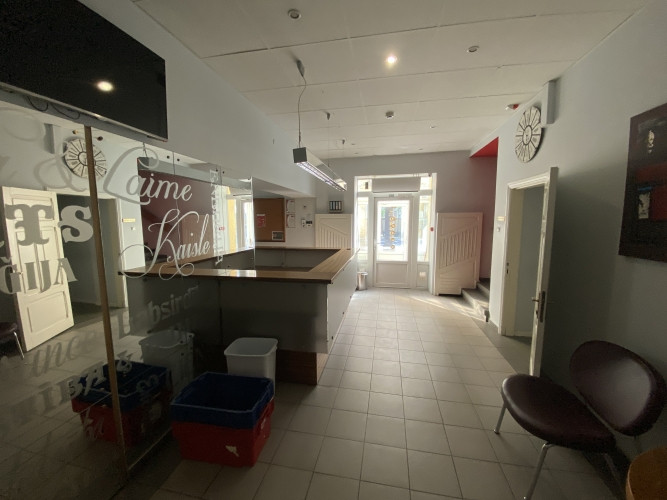 Atsevišķa ēka ar teritoriju Centrā.  + Ēkas kopējā platība 1091 m2;  1. stāvs 312,8 m2 2. Rīga - foto 6