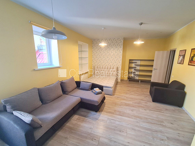 Jaunceltne, fasādes māja, ieeja no pagalma, ir lifts, kāpņu telpa pēc kapitālā remonta, Rīga - foto 2