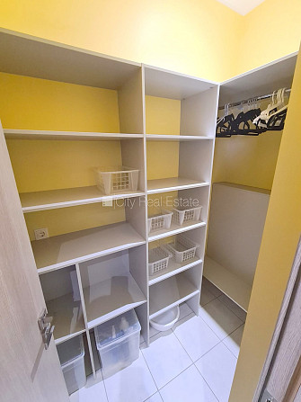 Jaunceltne, fasādes māja, ieeja no pagalma, ir lifts, kāpņu telpa pēc kapitālā remonta, Rīga - foto 19