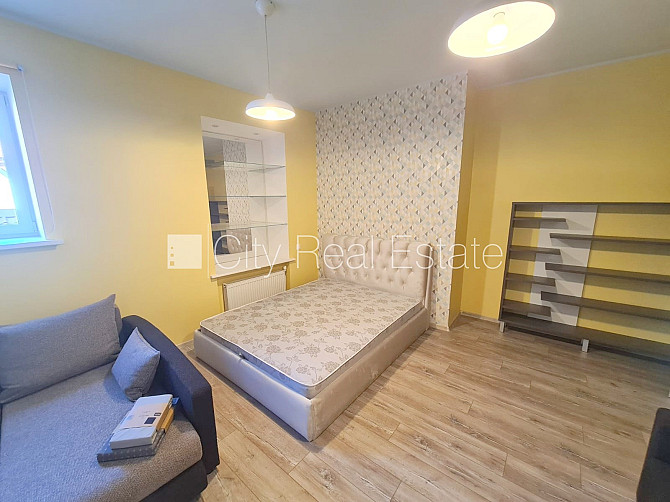 Jaunceltne, fasādes māja, ieeja no pagalma, ir lifts, kāpņu telpa pēc kapitālā remonta, Rīga - foto 13