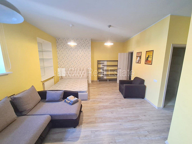Jaunceltne, fasādes māja, ieeja no pagalma, ir lifts, kāpņu telpa pēc kapitālā remonta, Rīga - foto 10