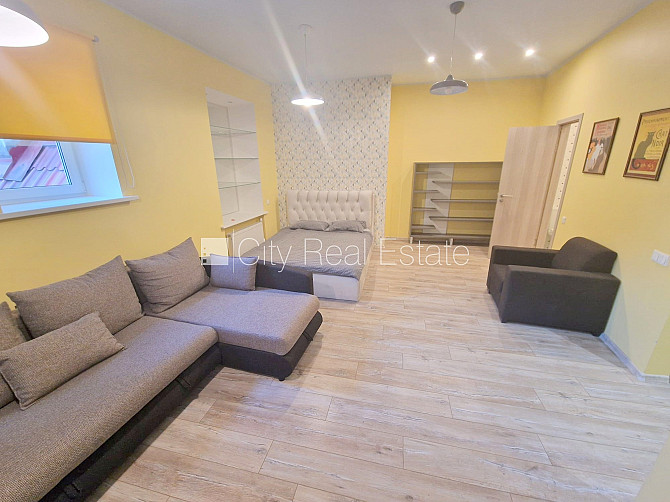 Jaunceltne, fasādes māja, ieeja no pagalma, ir lifts, kāpņu telpa pēc kapitālā remonta, Rīga - foto 9