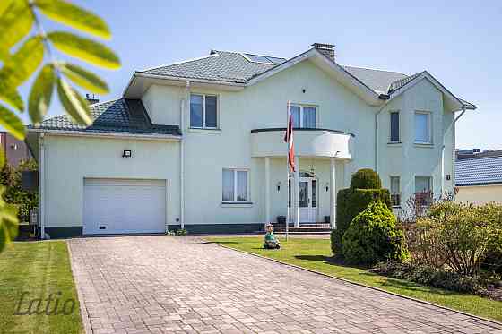 Pārdodu mēbelētu privātmāju pilsētas pievārtē
Māja Izcilā tehniskā un vizuālā stāvoklī; vienmēr tiku Jelgava un Jelgavas novads