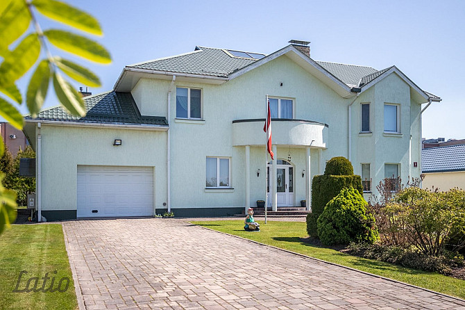 Pārdodu mēbelētu privātmāju pilsētas pievārtē
Māja Izcilā tehniskā un vizuālā Jelgava un Jelgavas novads - foto 2