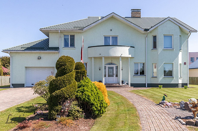 Pārdodu mēbelētu privātmāju pilsētas pievārtē
Māja Izcilā tehniskā un vizuālā Jelgava un Jelgavas novads - foto 1