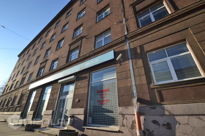 Pārdošanā telpas Rīgas centrā starp Ģertrūdes un Stabu ielu. Telpas divos līmeņos. Pirmā stāva platī Рига - изображение 1