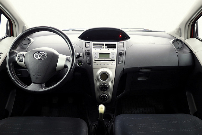 Toyota Yaris Linea Sol A-C 1.3 64kW Таллин - изображение 5