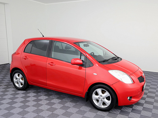 Toyota Yaris Linea Sol A-C 1.3 64kW Таллин - изображение 1