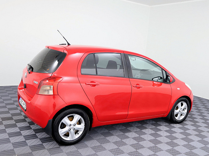 Toyota Yaris Linea Sol A-C 1.3 64kW Таллин - изображение 3