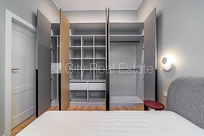 Fasādes māja, renovēta māja, slēgts pagalms, ieeja no ielas un pagalma, ir lifts, kāpņu Rīga - foto 11