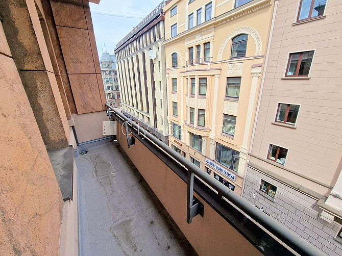 Fasādes māja, renovēta māja, fasāde ar dekoratīvo apmetumu, slēgts pagalms, ieeja no ielas Rīga - foto 11