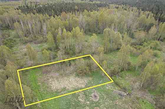 Pārdod 2500 m lielu zemesgabalu Ķekavā, Ķekavas novadā.
Īpašums atrodas klusā un zaļā apkaimē, meža  Ķekavas pagasts