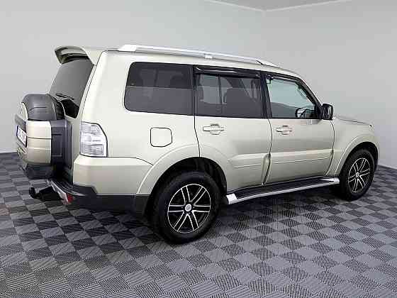 Mitsubishi Pajero Luxury ATM 3.2 Di-D 125kW Tallina