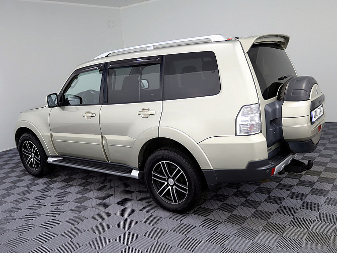 Mitsubishi Pajero Luxury ATM 3.2 Di-D 125kW Tallina - foto 4