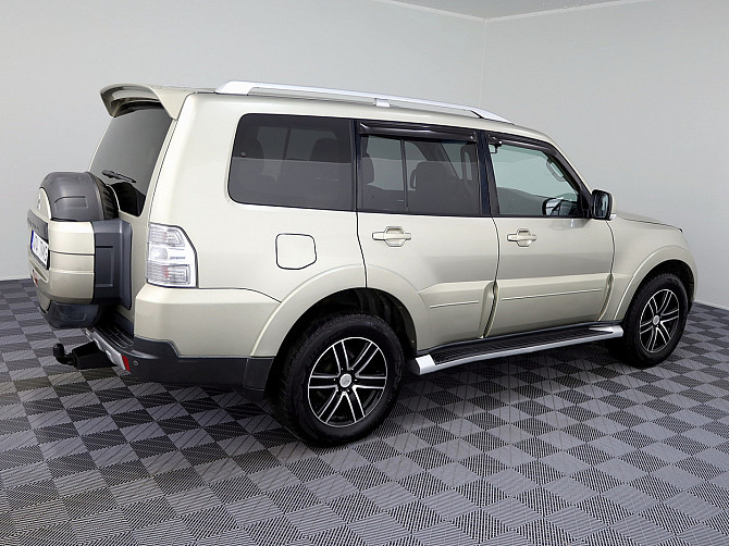 Mitsubishi Pajero Luxury ATM 3.2 Di-D 125kW Tallina - foto 3