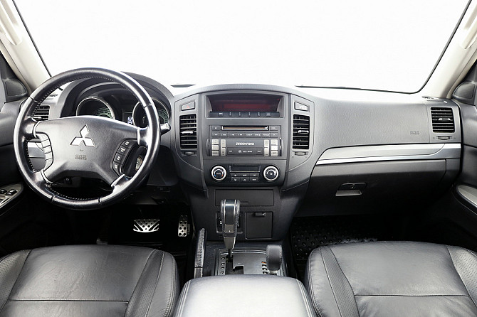 Mitsubishi Pajero Luxury ATM 3.2 Di-D 125kW Tallina - foto 5