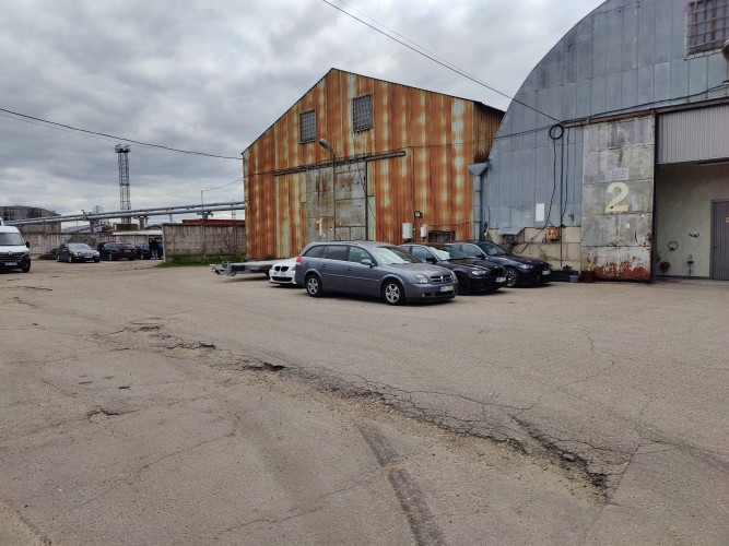 Iznomā metāla angāru.  Apkure un ūdens nav. Plaši vārti. Šobrīd taisnstūra telpa ir Rīga - foto 2
