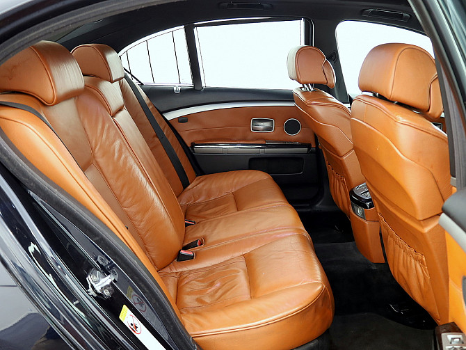 BMW 745 Individual Facelift ATM 4.4 D 242kW Tallina - foto 7