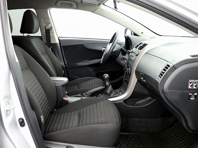 Toyota Corolla Linea Sol A-C 1.6 91kW Таллин - изображение 6
