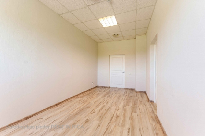 Biroja telpas Imantā, renovētā ēkā.  Telpas izvietotas ēkas 3. stāvā. Koplietošanas WC. Rīga - foto 4