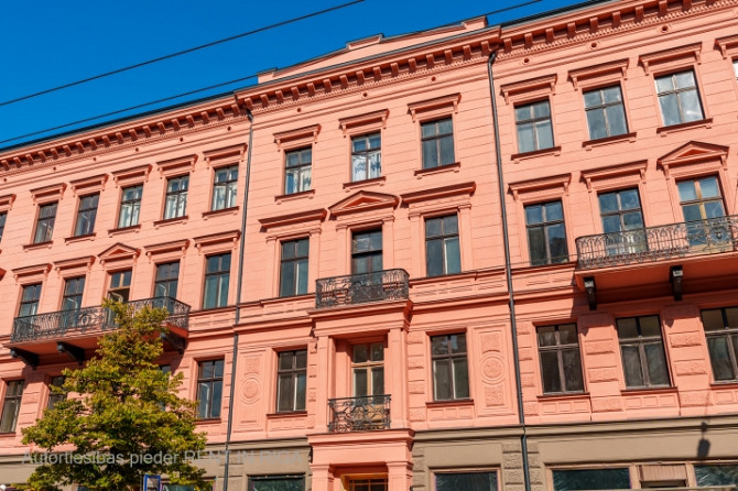 Studio dzīvoklis renovētā projektā Klusajā Centrā.  Cenā iekļauta jumta seguma maiņa un Rīga - foto 1