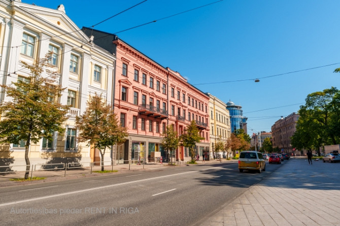 Studio dzīvoklis renovētā projektā Klusajā Centrā.  Cenā iekļauta jumta seguma maiņa un Rīga - foto 9