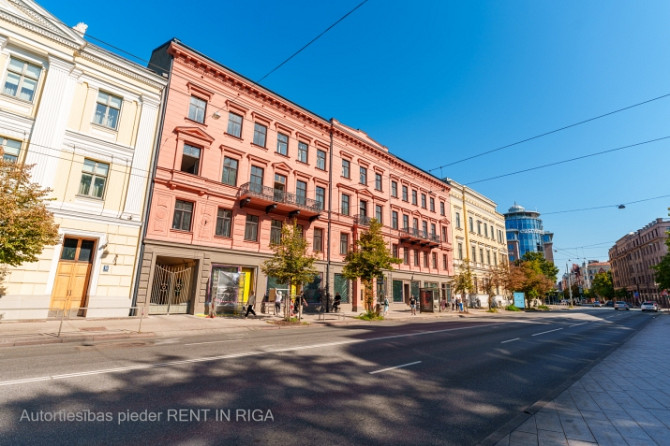 Studio dzīvoklis renovētā projektā Klusajā Centrā.  Cenā iekļauta jumta seguma maiņa un Rīga - foto 8