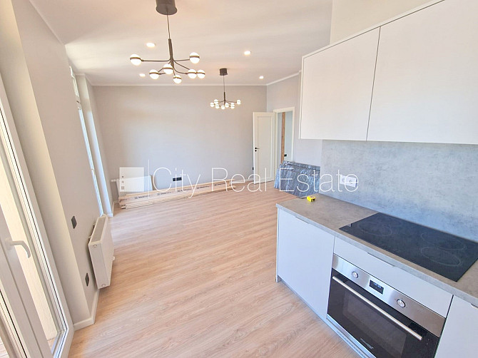 Fasādes māja, renovēta māja, slēgts pagalms, ieeja no ielas un pagalma, mansards, kāpņu Rīga - foto 9
