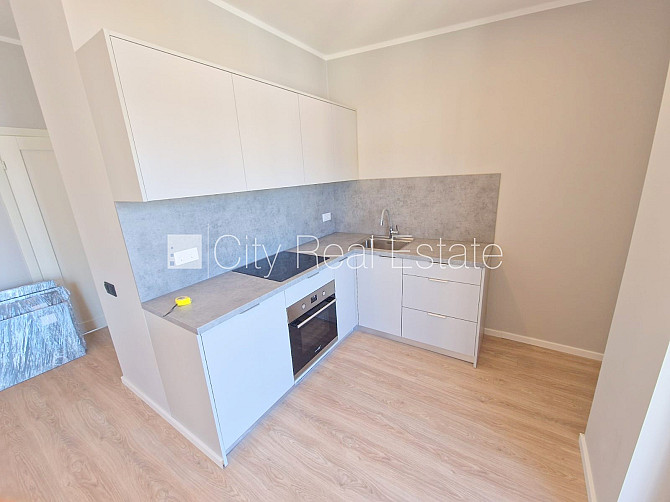 Fasādes māja, renovēta māja, slēgts pagalms, ieeja no ielas un pagalma, mansards, kāpņu Rīga - foto 8