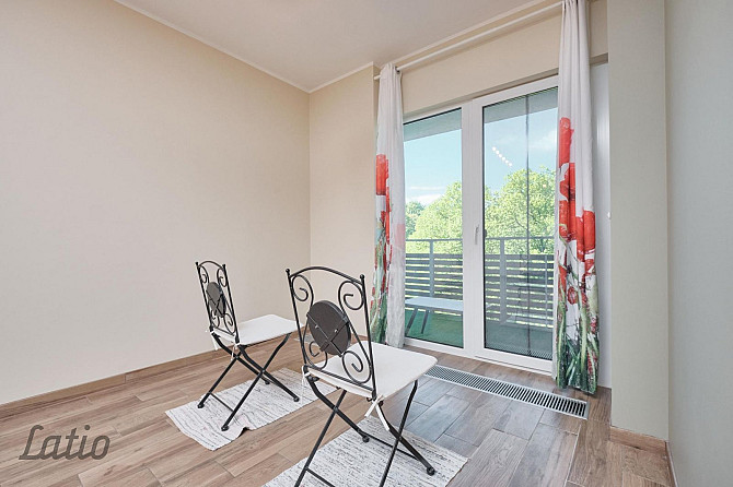 Pārdod gaišu un pārdomāti iekārtotu 2-istabu studio tipa  dzīvokli Rīgas Centrā, modernā Rīga - foto 4