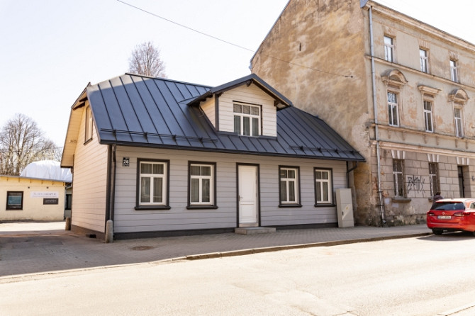 Kvalitatīvi atjaunota 19.gadsimta māja ar diviem stāviem.   Pārdomāts plānojums ar Rīga - foto 1
