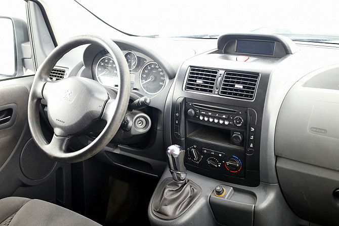 Peugeot Expert Passenger Facelift ATM 2.0 HDi 120kW Tallina - foto 5