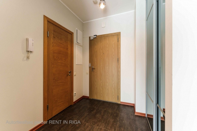 Plašs Studio dzīvoklis Jaunajā projektā Ķīpsalā.  Dzīvoklis ietver dzīvojamo istabu, kas Rīga - foto 9