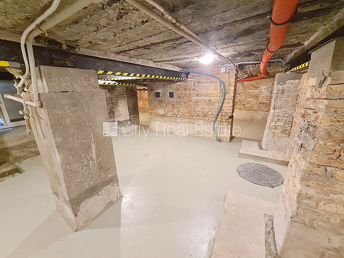 Pagalma ēka, renovēta māja, slēgts pagalms, iespēja nomāt autostāvvietu, apsargāta Rīga - foto 10
