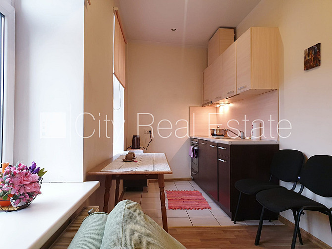 Pagalma ēka, renovēta māja, slēgts pagalms, ieeja no ielas un pagalma, ir lifts, kāpņu telpa Rīgas rajons - foto 1