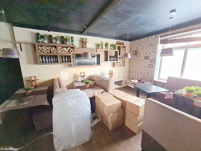 Fasādes māja, ieeja no ielas, terase, logi vērsti uz ielas pusi, mājā pieslēgta 3 fāžu Rīga - foto 5