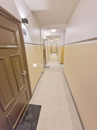 Fasādes māja, renovēta māja, slēgts pagalms, ieeja no ielas un pagalma, ir lifts, kāpņu Rīga - foto 12