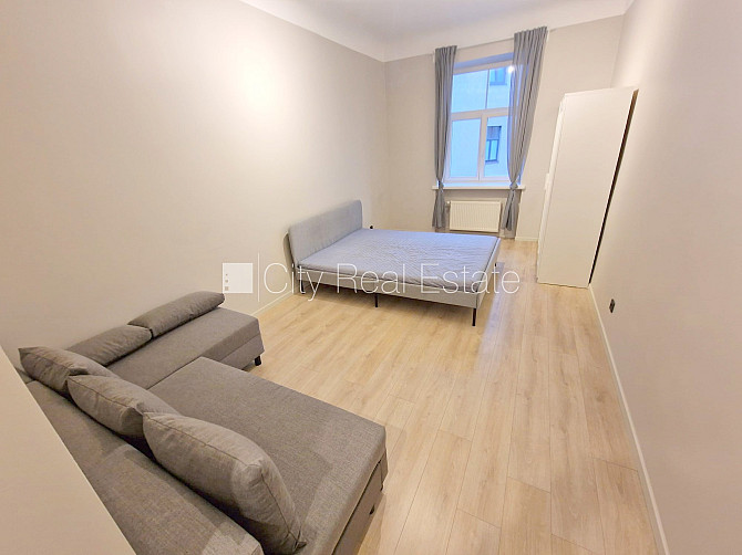 Pagalma ēka, renovēta māja, slēgts pagalms, ieeja no ielas un pagalma, ir lifts, kāpņu telpa Rīga - foto 1