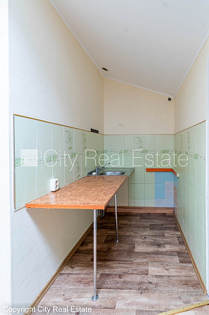 Fasādes māja, renovēta māja, vieta automašīnai, ieeja no pagalma, mansards, kāpņu telpa Rīga - foto 8