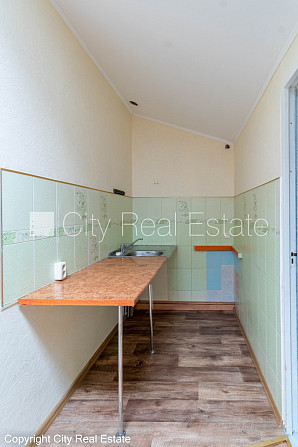 Fasādes māja, renovēta māja, vieta automašīnai, ieeja no pagalma, mansards, kāpņu telpa Rīga - foto 7